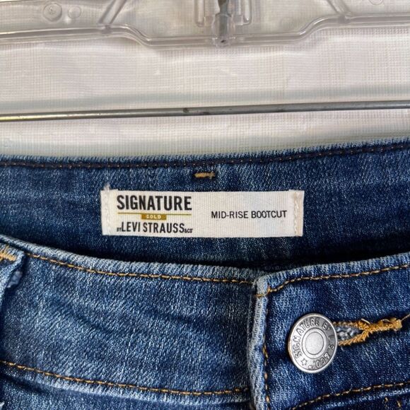 Levis Signature Gold Mid Rise Bootcut Denim Blue Jeans Casual Size 14 Short - Picture 5 of 9